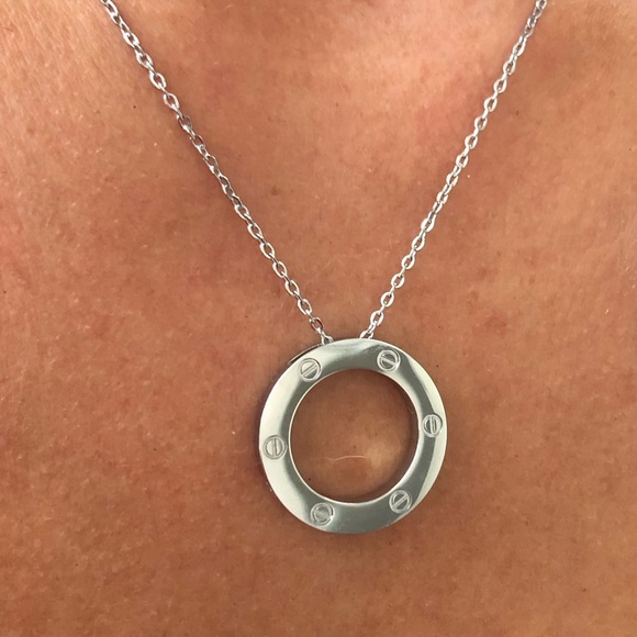 Screw Circle Pendant Necklace - Picture 9 of 12